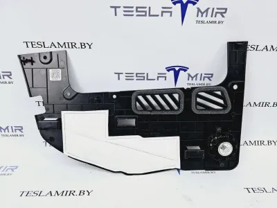 Пластик салона Tesla Model 3 2023 — фото 2