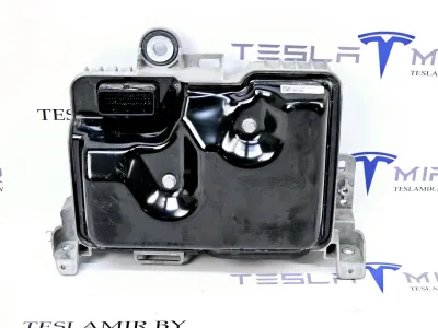 Блок управления BCM (бортовой сети) (Body Control Module) Боди Tesla Model 3 2023