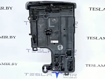 Блок управления BCM (бортовой сети) (Body Control Module) Боди левый Tesla Model 3 2023