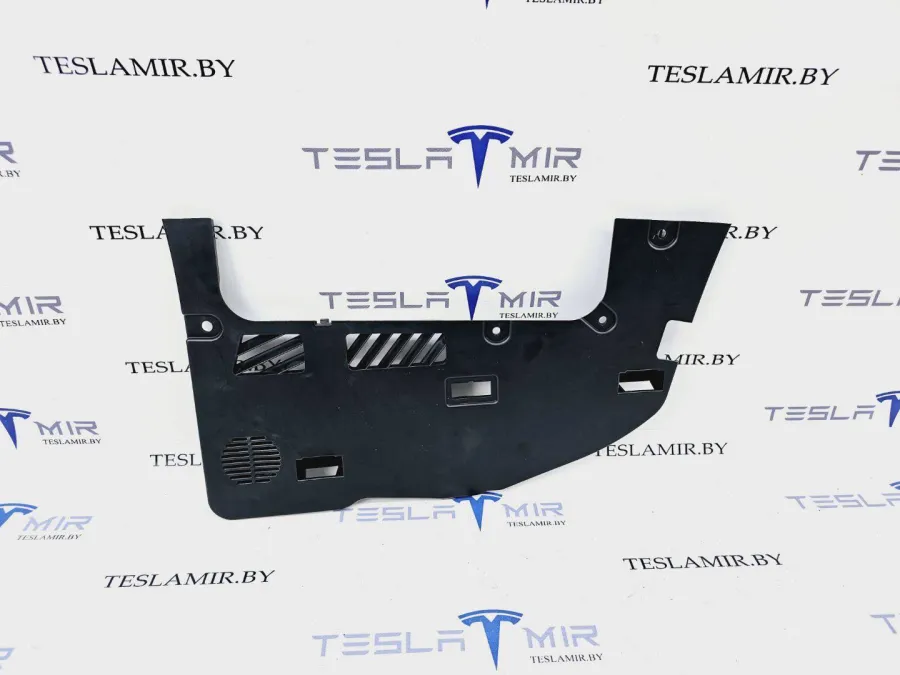 Пластик салона Tesla Model 3 2023 — фото 1