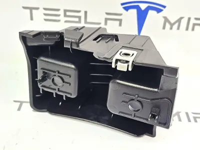 Кронштейн крепления фонаря правый Tesla Model Y 2025 — фото 3