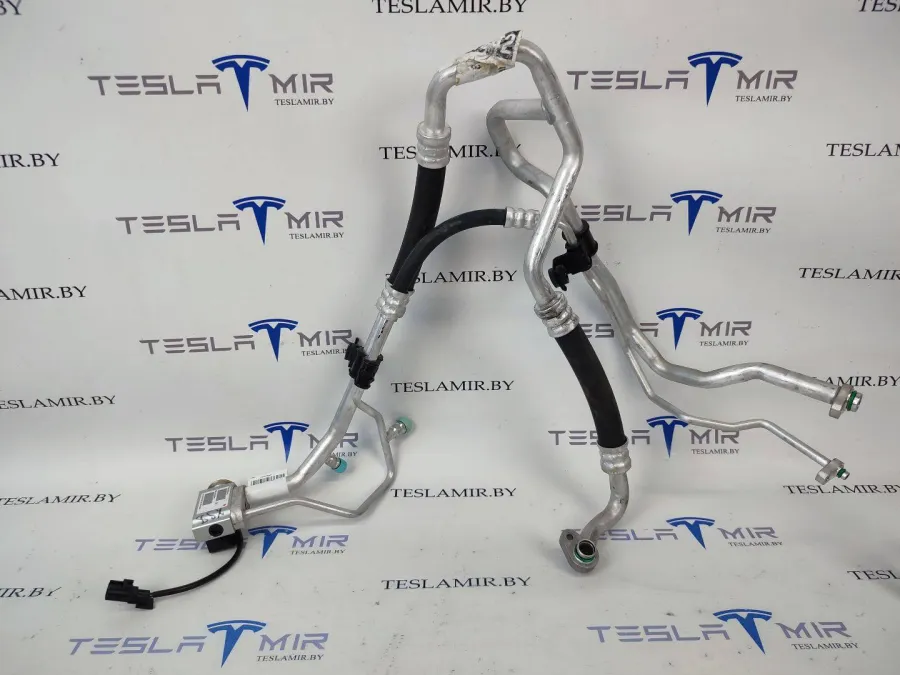 Трубопровод системы кондиционирования (трубки радиатора) Tesla Model S 2017 — фото 1
