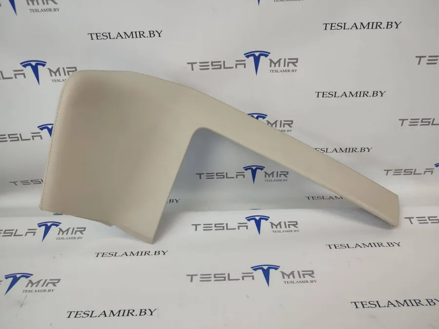 Накладка центральной панели правая нижняя Tesla Model S 2018 — фото 1