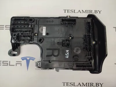 Блок управления BCM (бортовой сети) (Body Control Module) Боди правый Tesla Model 3 2021