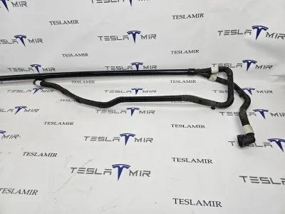 Патрубок системы охлаждения пластиковый Tesla Model 3 2020 — фото 3