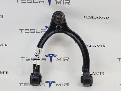 Рычаг верхний передний (подкова) левый Tesla Model Y 2025