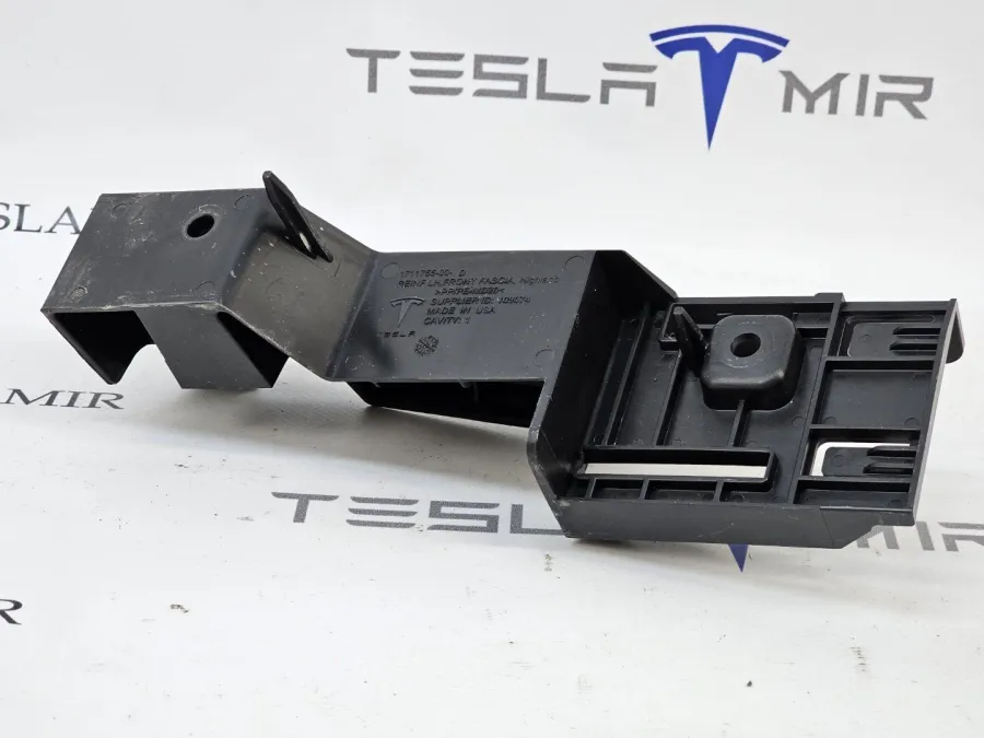 Кронштейн передней панели (телевизора) Tesla Model 3 2024 — фото 1