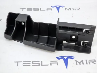 Кронштейн передней панели (телевизора) Tesla Model 3 2024 — фото 3