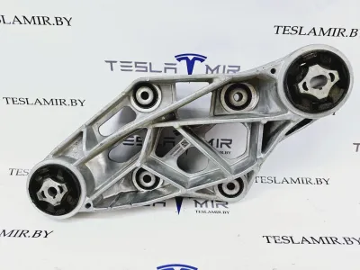 Кронштейн двигателя передний Tesla Model S 2022 — фото 2