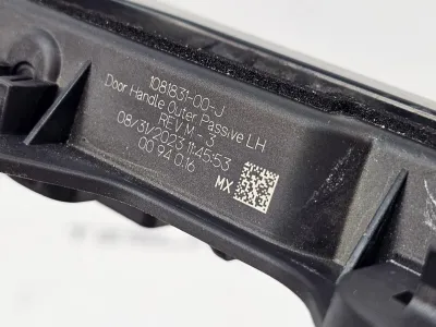 Ручка наружная двери левой Tesla Model 3 2023 — фото 2