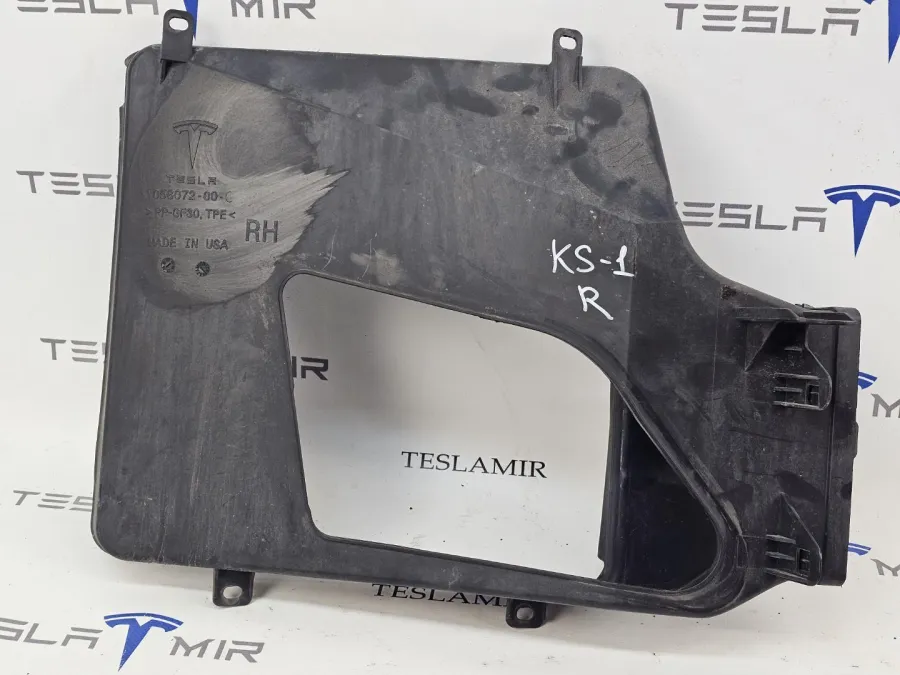 Воздуховод (дефлектор) радиатора (лопух) правый Tesla Model S 2018 — фото 1