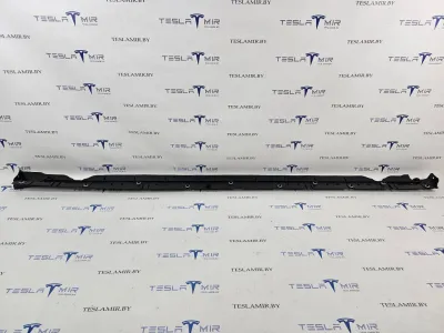 Накладка на порог правая Tesla Model Y 2021 — фото 3