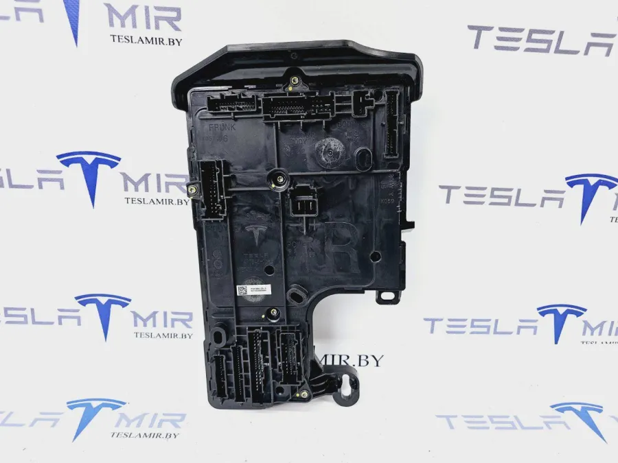 Блок управления BCM (бортовой сети) (Body Control Module) Боди правый Tesla Model 3 2023 — фото 1