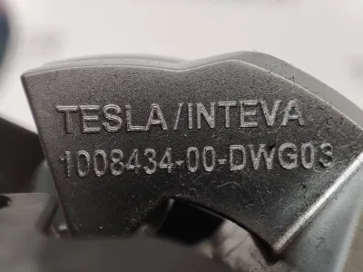 Ручка внутренняя двери задней левой Tesla Model S 2018 — фото 3