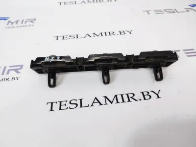 Кронштейн порога задний Tesla Model S 2018