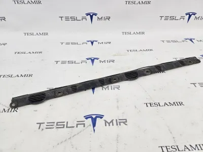 Накладка батареи высоковольтной боковая передняя Tesla Model S 2017