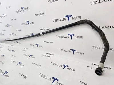 Патрубок системы охлаждения пластиковый Tesla Model 3 2020 — фото 3