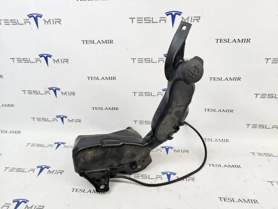 Бачок омывателя Tesla Model Y 2024 — фото 1