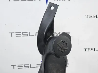 Бачок омывателя Tesla Model Y 2024 — фото 2