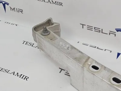 Усилитель переднего бампера верхний Tesla Model Y 2024 — фото 3