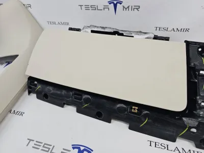 Накладка центральной панели нижняя Tesla Model S 2018 — фото 6