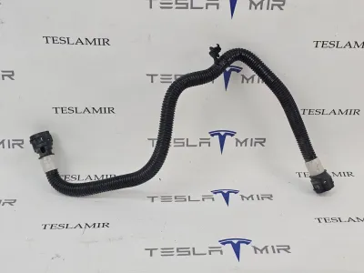 Патрубок системы охлаждения пластиковый Tesla Model S 2022