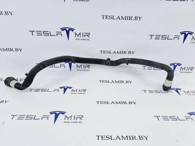 Патрубок системы охлаждения пластиковый Tesla Model S 2022