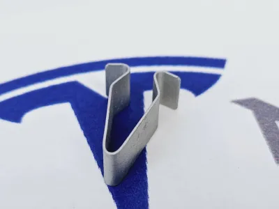 Клипса крепления накладок декоративных Tesla Model Y 2021