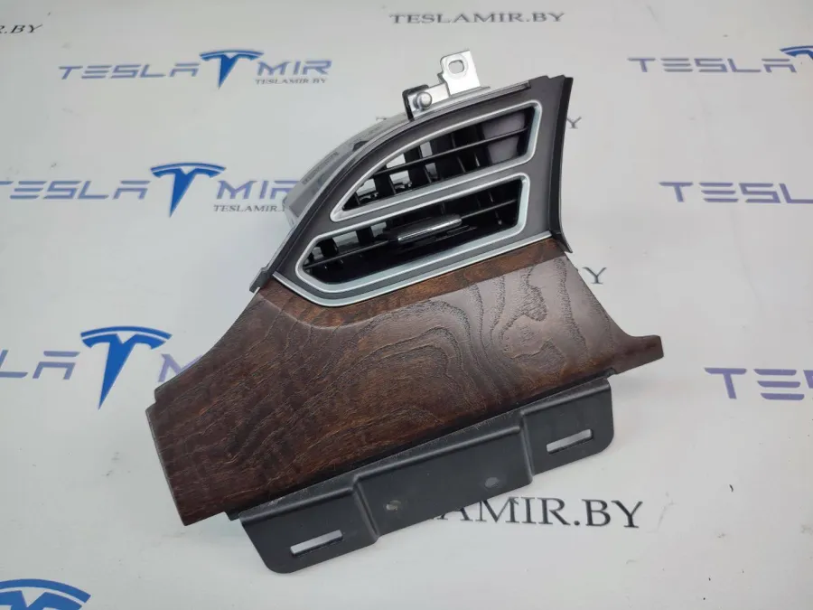 Декоративная накладка центральной консоли Tesla Model S 2018 — фото 1