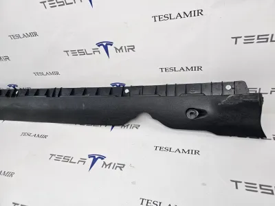 Накладка на порог левая Tesla Model Y 2025 — фото 3