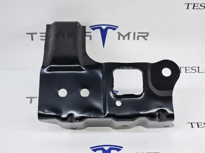 Кронштейн нижнего усилителя переднего бампера Tesla Model Y 2025