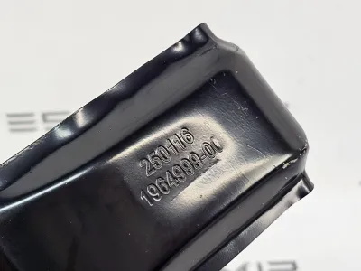 Кронштейн нижнего усилителя переднего бампера Tesla Model Y 2025 — фото 2