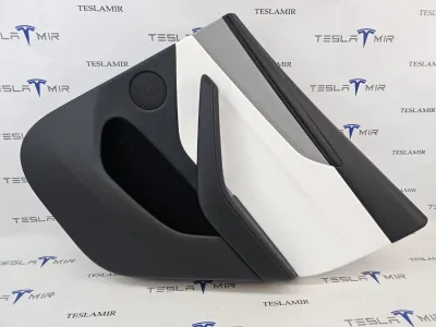 Обшивка двери задней правой Tesla Model Y 2025