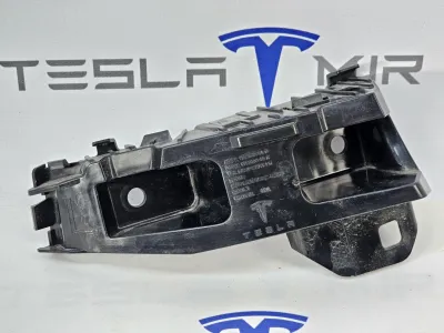 Кронштейн крепления фонаря левый Tesla Model 3 2024