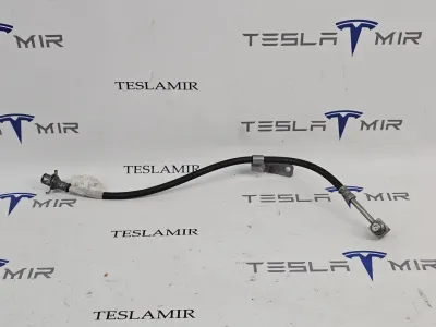 Шланг тормозной передний правый Tesla Model 3 2024