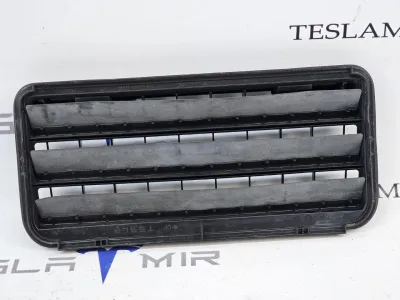 Вентиляционный клапан заднего багажника (жабры) Tesla Model 3 2024 — фото 2