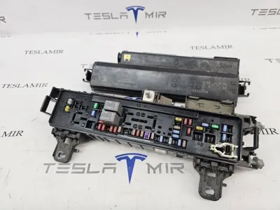 Блок предохранителей Tesla Model S 2018