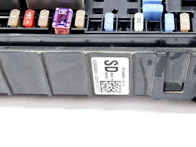 Блок предохранителей Tesla Model S 2017 — фото 3