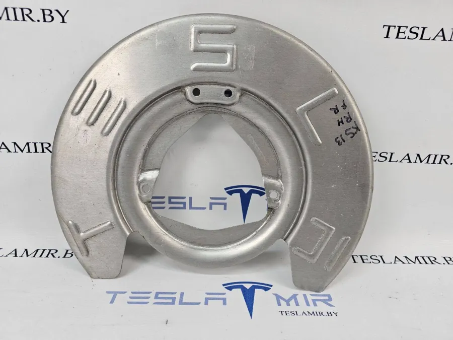 Кожух защитный тормозного диска передний Tesla Model 3 2020 — фото 1