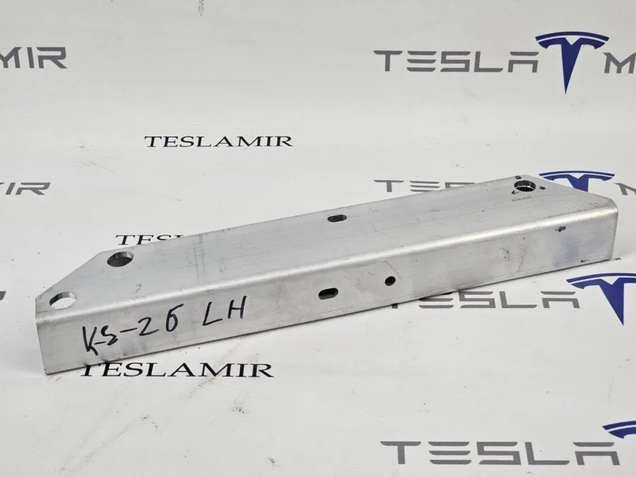 Распорка стоек Tesla Model S 2022 — фото 1