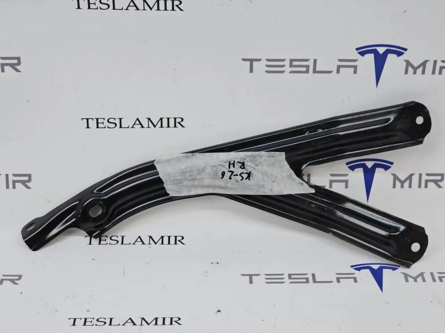 Распорка стоек Tesla Model S 2022 — фото 1