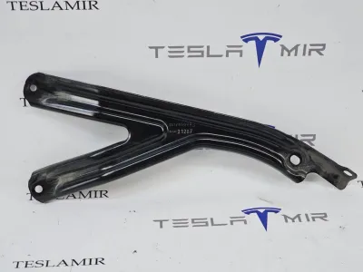 Распорка стоек Tesla Model S 2022 — фото 2