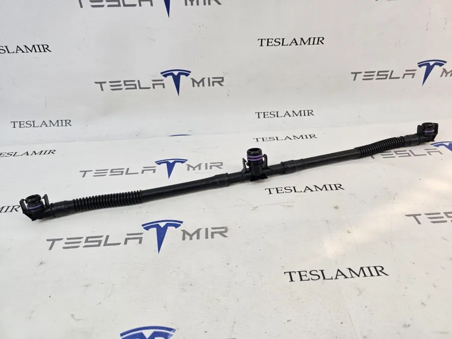 Патрубок системы охлаждения пластиковый Tesla Model 3 2021 — фото 1