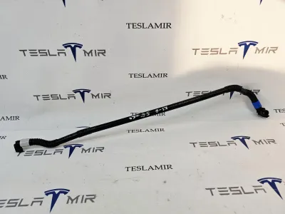 Патрубок системы охлаждения пластиковый Tesla Model 3 2020