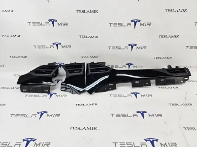 Декоративная накладка центральной консоли Tesla Model X 2018
