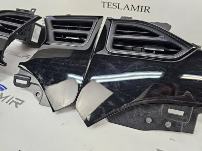 Декоративная накладка центральной консоли Tesla Model X 2018 — фото 4