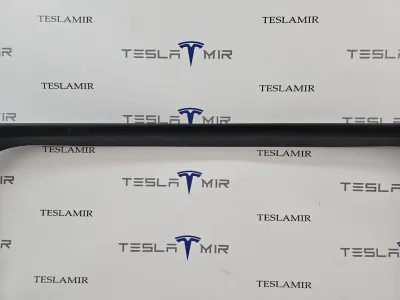 Накладка крышки багажника Tesla Model S 2018 — фото 4