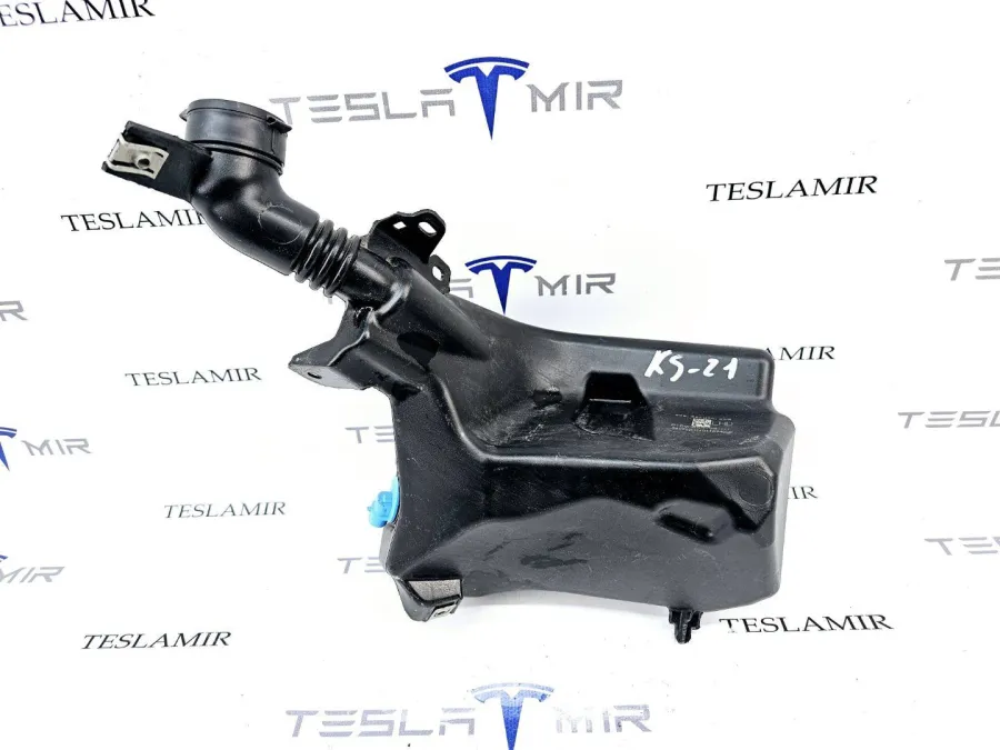 Бачок омывателя Tesla Model 3 2022 — фото 1