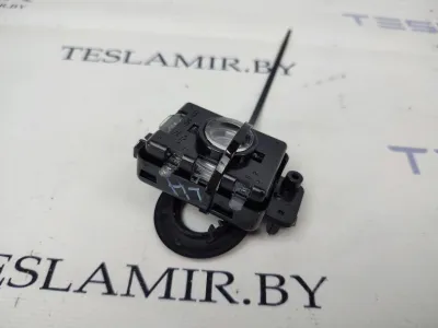 Фонарь салона (плафон) задний правый верхний Tesla Model S 2017 — фото 2