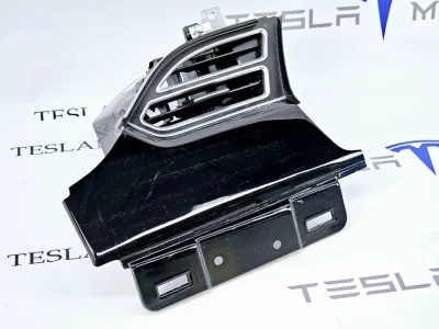 Декоративная накладка центральной консоли Tesla Model S 2017 — фото 3